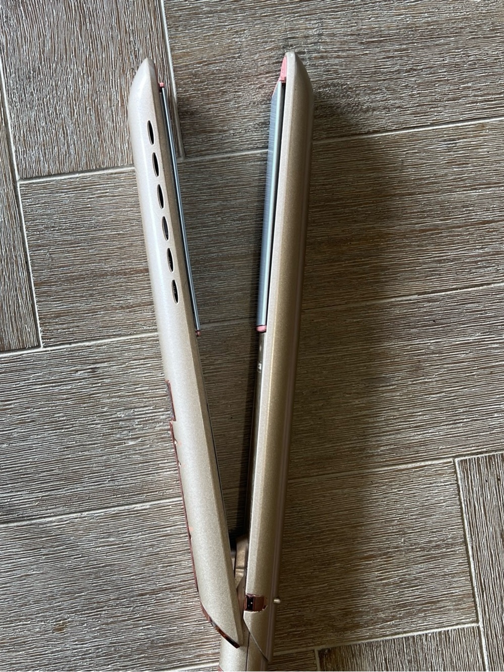 CONAIR InfinityPro hair straightener